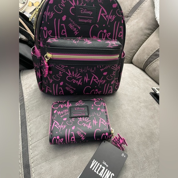 NWT Loungefly Villains cruella graffiti mini backpack - Picture 11 of 16